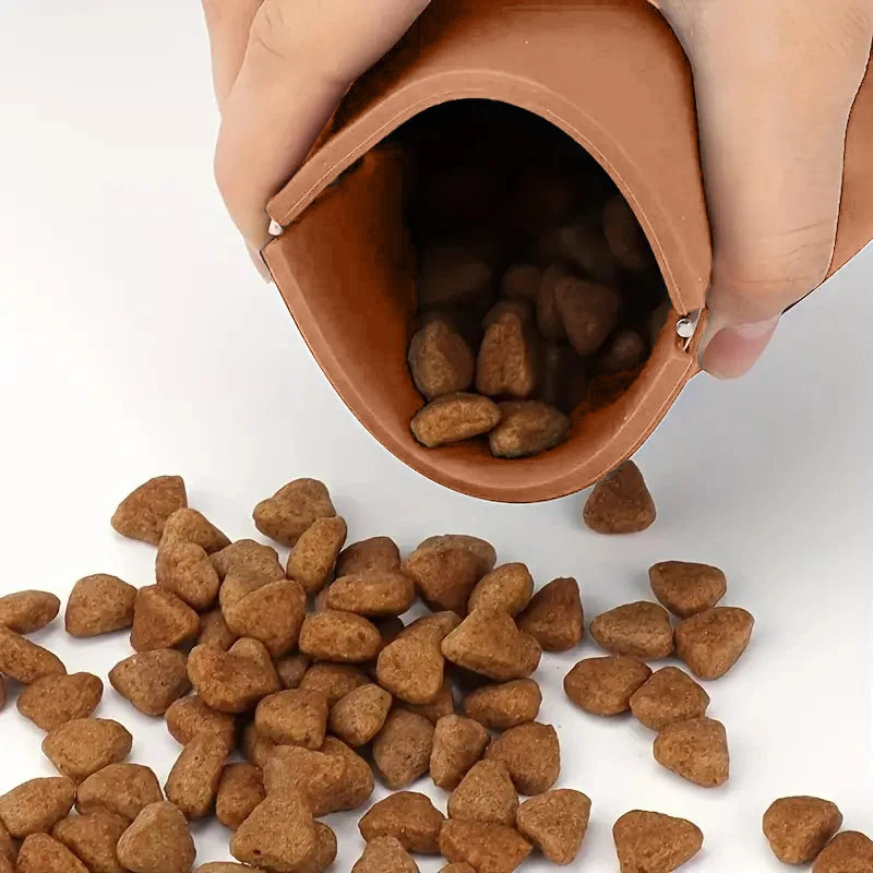 For Outdoor Training With Secure Lock Dog Food Containe Silicone Dog Treat Pouch Portable Pet Snack Bag Easy To Clean Waterproof