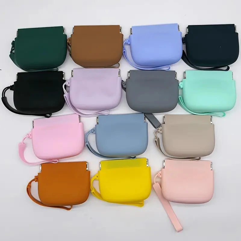 For Outdoor Training With Secure Lock Dog Food Containe Silicone Dog Treat Pouch Portable Pet Snack Bag Easy To Clean Waterproof